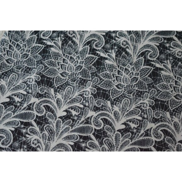 LuLaRoe Cassie Womens Pencil Skirt Size S Black  White Floral Lace Pattern - Picture 5 of 6